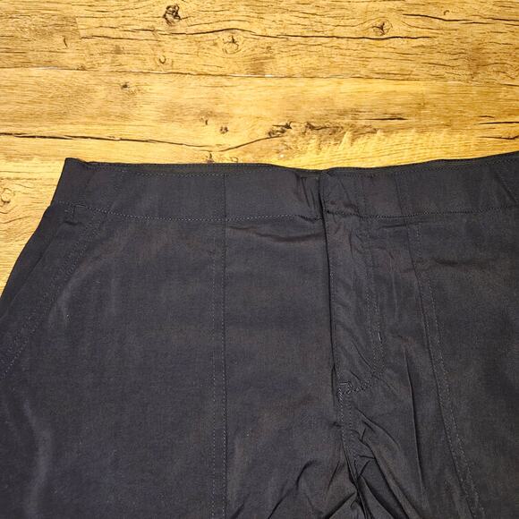 Eddie Bauer Flat front Lightweight Nylong Hiking Outdoor Shorts size 10 WMN - Picture 8 of 8